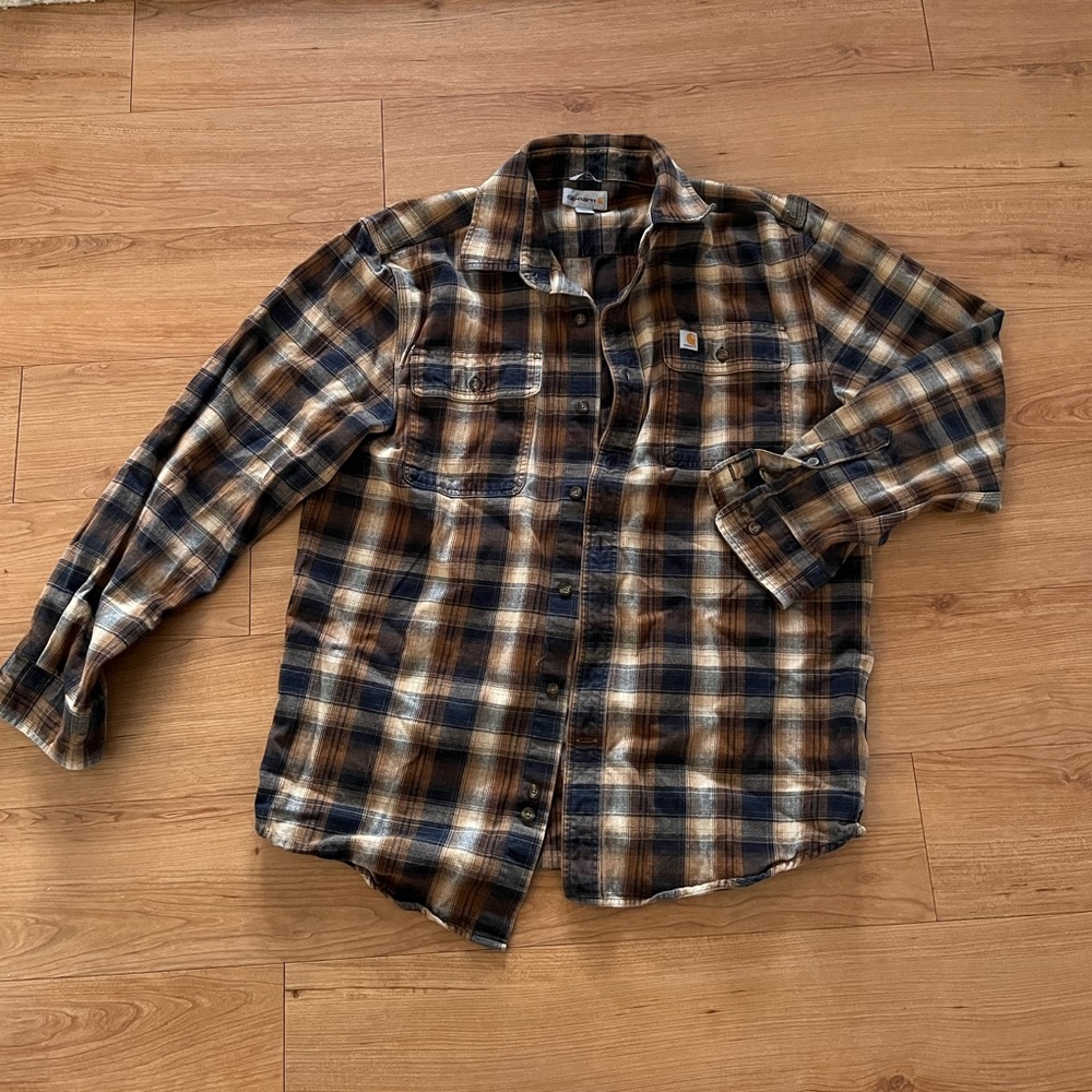 Men’s Carhartt Flannel (Original Fit) Size Medium